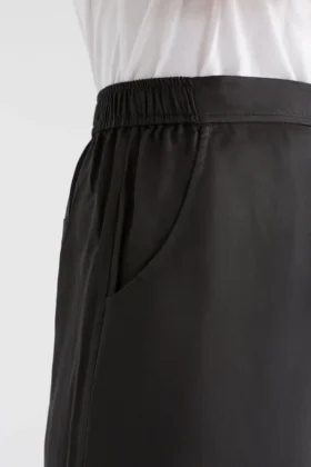 Spodnie typu culotte z szerokimi nogawkami