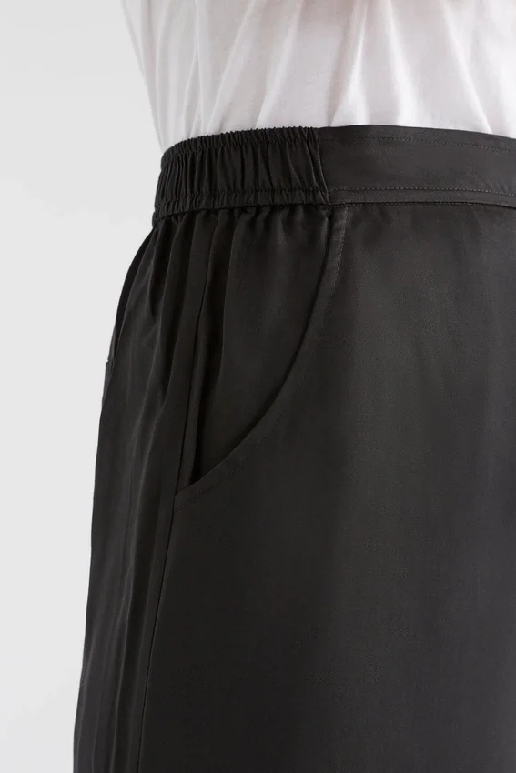 Spodnie typu culotte z szerokimi nogawkami Spodnie typu culotte z szerokimi nogawkami