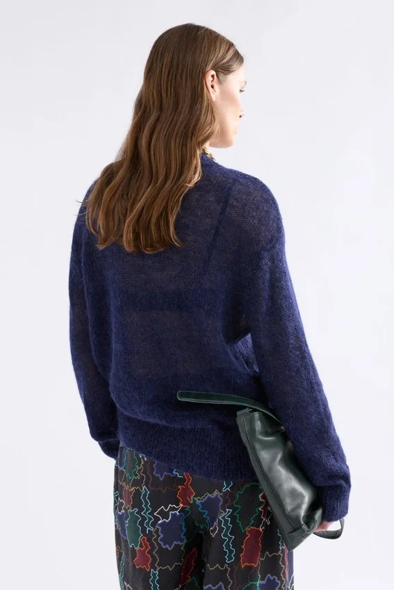 Sweter Fjer w kolorze jasnoniebieskim Sweter Fjer w kolorze jasnoniebieskim