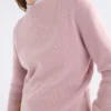 Sweter z wełny merynosowej Nevis w kolorze pudrowym Sweter z wełny merynosowej Nevis w kolorze pudrowym